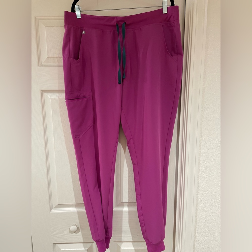 Women’s Figs Scrub Pants